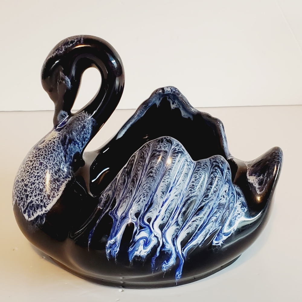 Vintage Blue Mountain Pottery Ceramic Swan Sculpture